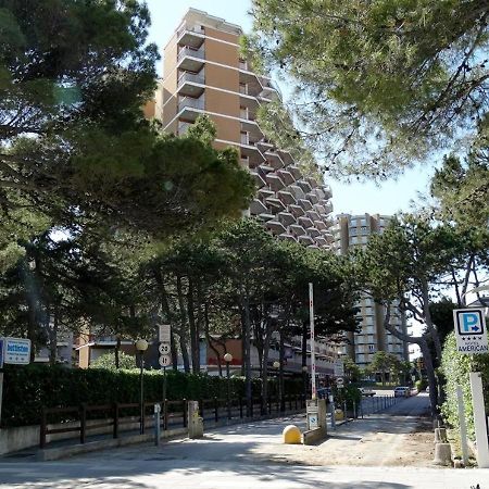 Apartamento Splendido Attico, Piscina E Vista Mare Lignano Sabbiadoro Exterior foto